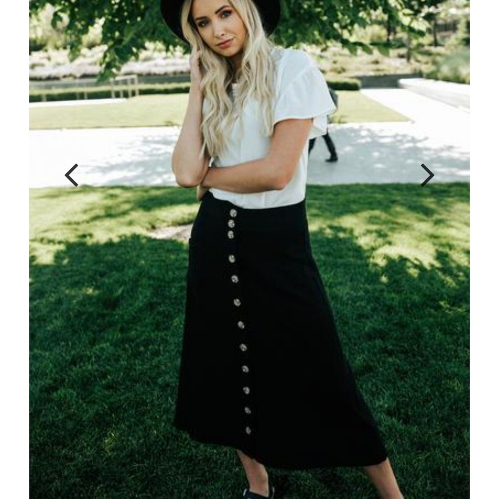 Roolee Small Black Button Down A-line Skirt